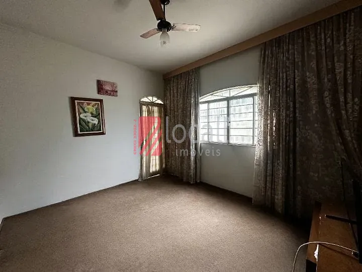 Casa com 3 quartos à venda, 183m² — foto 1 de 19