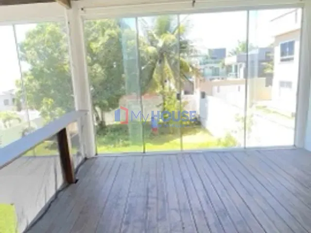 Casa com 450m² 3 quartos e 3 banheiros, à venda ou para alugar, no bairro Nossa Senhora da Vitória em Ilhéus