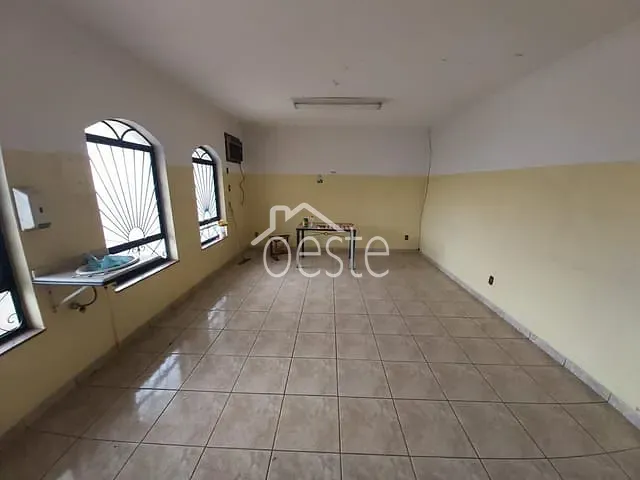 Casa com 250m² 4 quartos e 3 banheiros, à venda ou para alugar, no bairro Vila Breda em Santa Bárbara D'Oeste