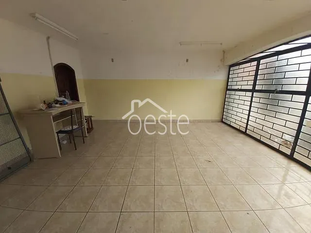 Casa com 250m² 4 quartos e 3 banheiros, à venda ou para alugar, no bairro Vila Breda em Santa Bárbara D'Oeste