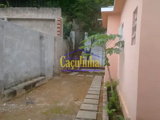 Casa com 120m², para alugar, no bairro Nossa Senhora de Santana em Barra do Piraí