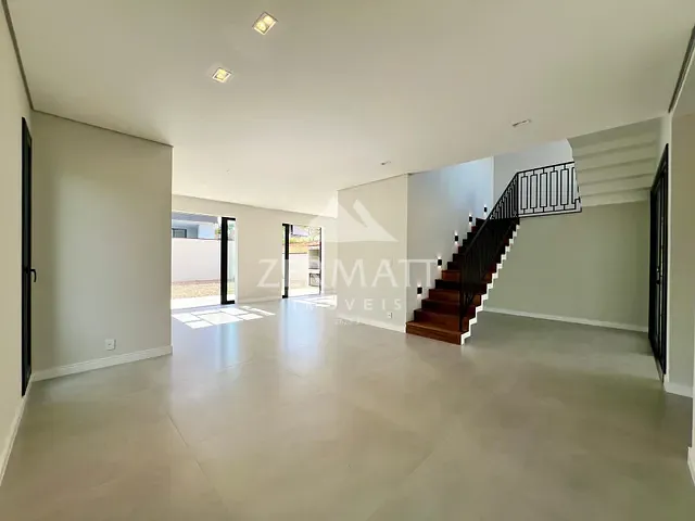 Casa com 363m² 3 quartos e 5 banheiros, à venda, no bairro Ponta Aguda em Blumenau