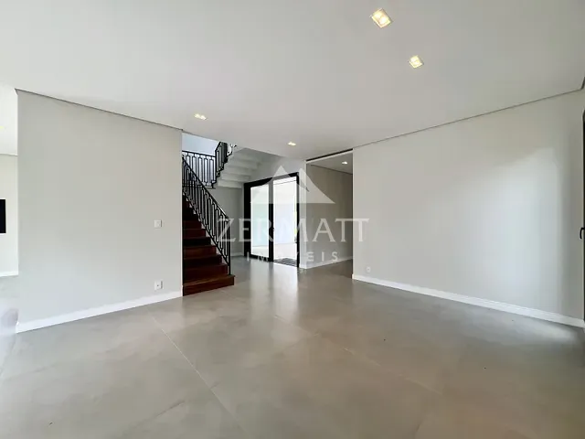 Casa com 363m² 3 quartos e 5 banheiros, à venda, no bairro Ponta Aguda em Blumenau