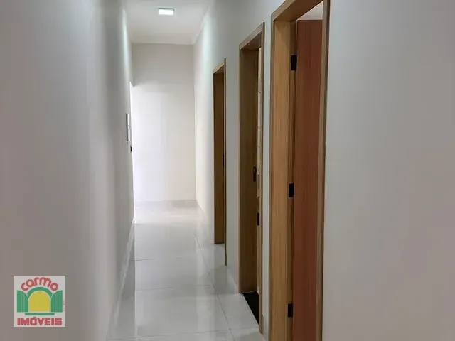 Casa com 200m² 3 quartos e 3 banheiros, à venda, no bairro Jardim Itália em Anápolis