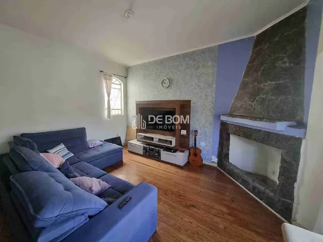 Casa com 260m² 4 quartos e 6 banheiros, à venda, no bairro Jardim Centenário em Poços de Caldas