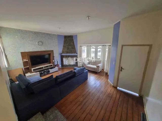 Casa com 260m² 4 quartos e 6 banheiros, à venda, no bairro Jardim Centenário em Poços de Caldas