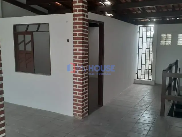 Casa com 268m² 4 quartos e 3 banheiros, à venda, no bairro Matatu em Salvador