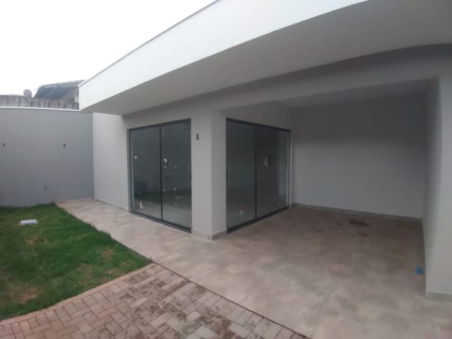 Casa com 135m² 3 quartos e 1 banheiro, à venda, no bairro Conjunto Habitacional Doutor José dos Santos Rocha em Cambé