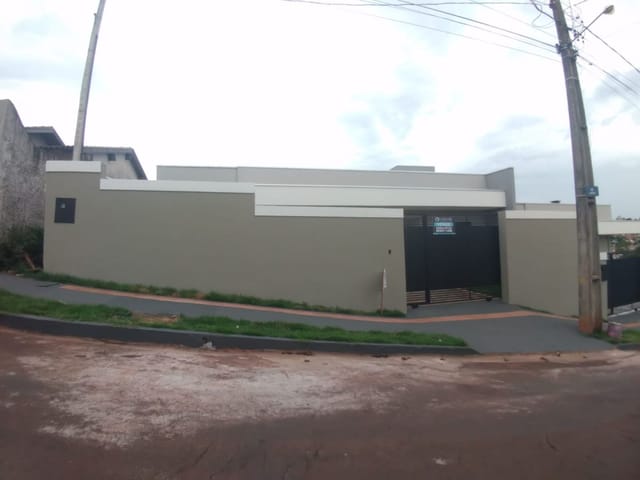 Casa com 135m² 3 quartos e 1 banheiro, à venda, no bairro Conjunto Habitacional Doutor José dos Santos Rocha em Cambé