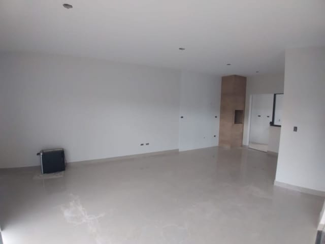 Casa com 135m² 3 quartos e 1 banheiro, à venda, no bairro Conjunto Habitacional Doutor José dos Santos Rocha em Cambé