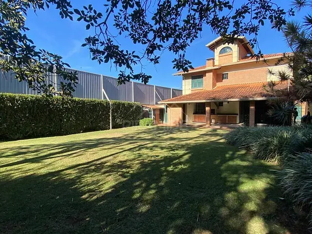 Casa 5 quartos e 2 banheiros, à venda, no bairro Jardim do Ginásio em Poços de Caldas