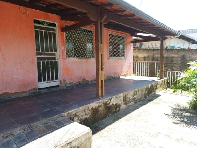 Casa 6 quartos e 2 banheiros, à venda, no bairro Guarani em Belo Horizonte