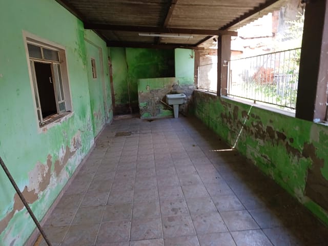 Casa 6 quartos e 2 banheiros, à venda, no bairro Guarani em Belo Horizonte