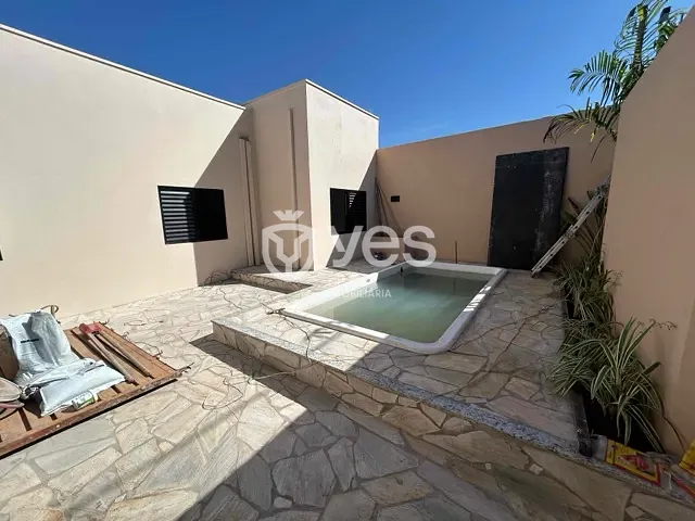 Casa 2 quartos e 2 banheiros, à venda, no bairro Vila Estância em Araxá