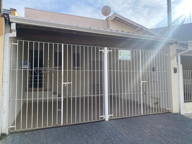 Casa com 200m² 2 quartos e 2 banheiros, para alugar, no bairro Jardim Santa Clara em São João da Boa Vista
