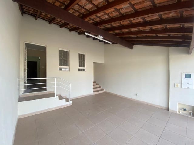 Casa com 200m² 2 quartos e 2 banheiros, para alugar, no bairro Jardim Santa Clara em São João da Boa Vista