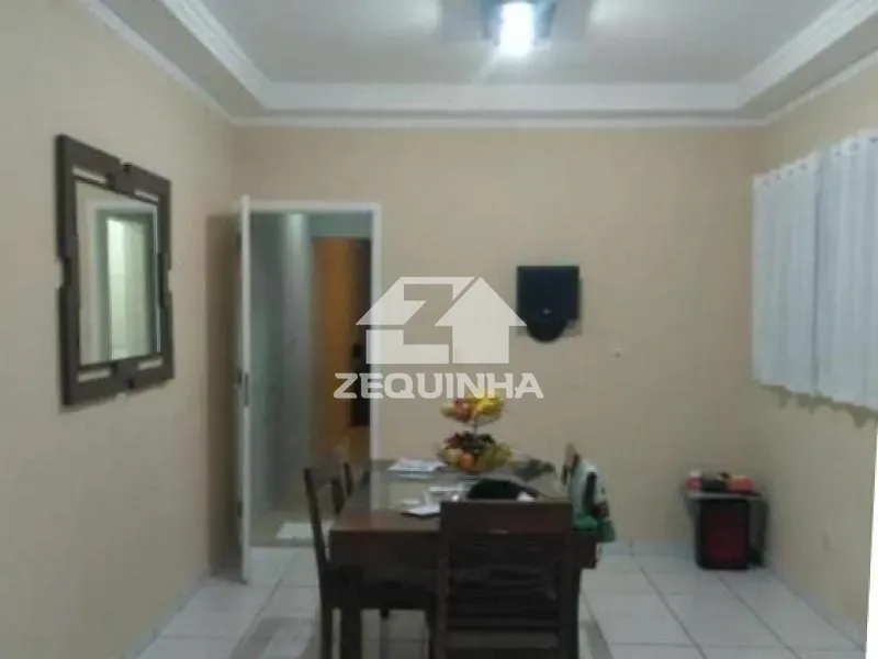 Casa, 3 quartos, 200 m² - Foto 1