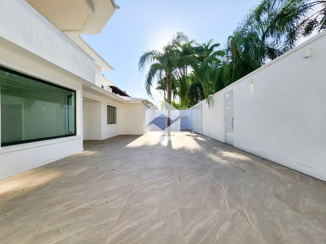 Casa com 1000m² 5 quartos e 7 banheiros, à venda, no bairro Barra da Tijuca em Rio de Janeiro