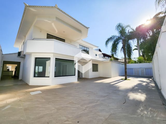 Casa com 1000m² 5 quartos e 7 banheiros, à venda, no bairro Barra da Tijuca em Rio de Janeiro
