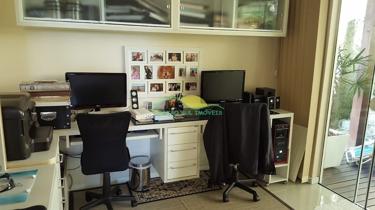 Casa à venda com 3 quartos, 350m² - Foto 43