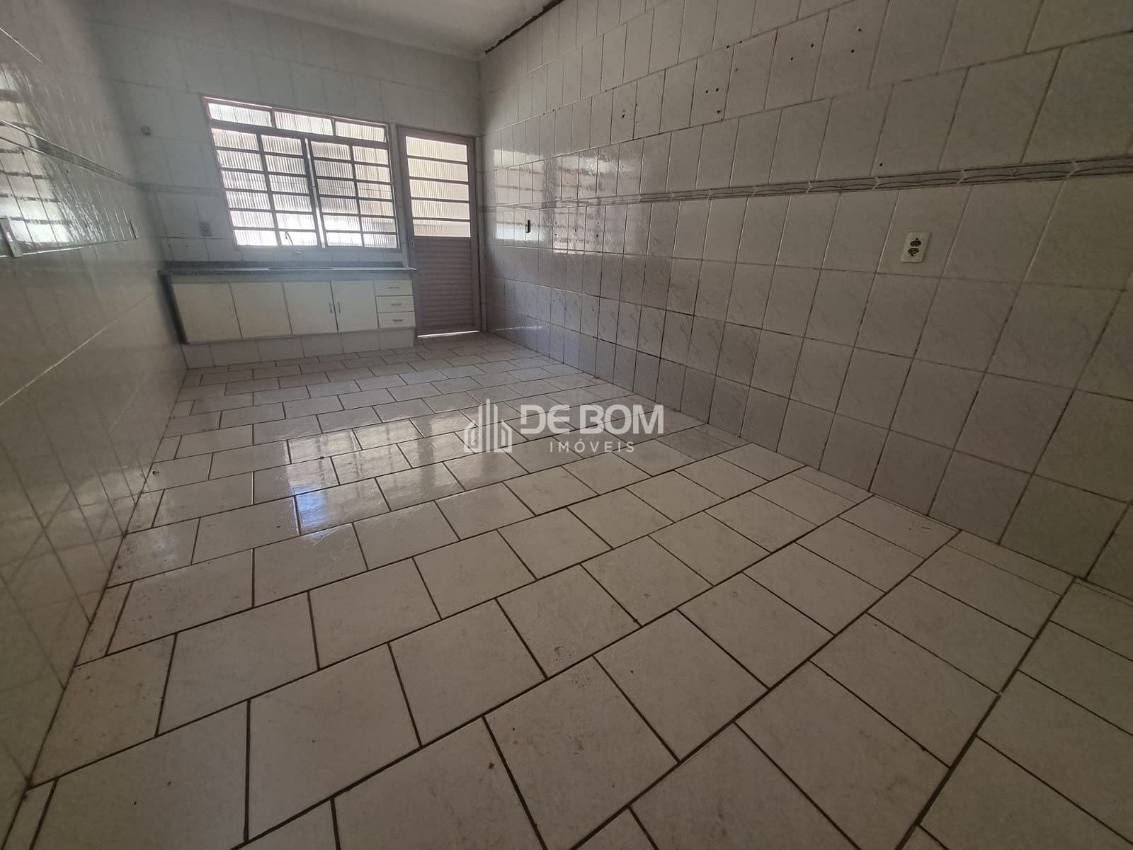 Casa à venda com 2 quartos, 160m² - Foto 12