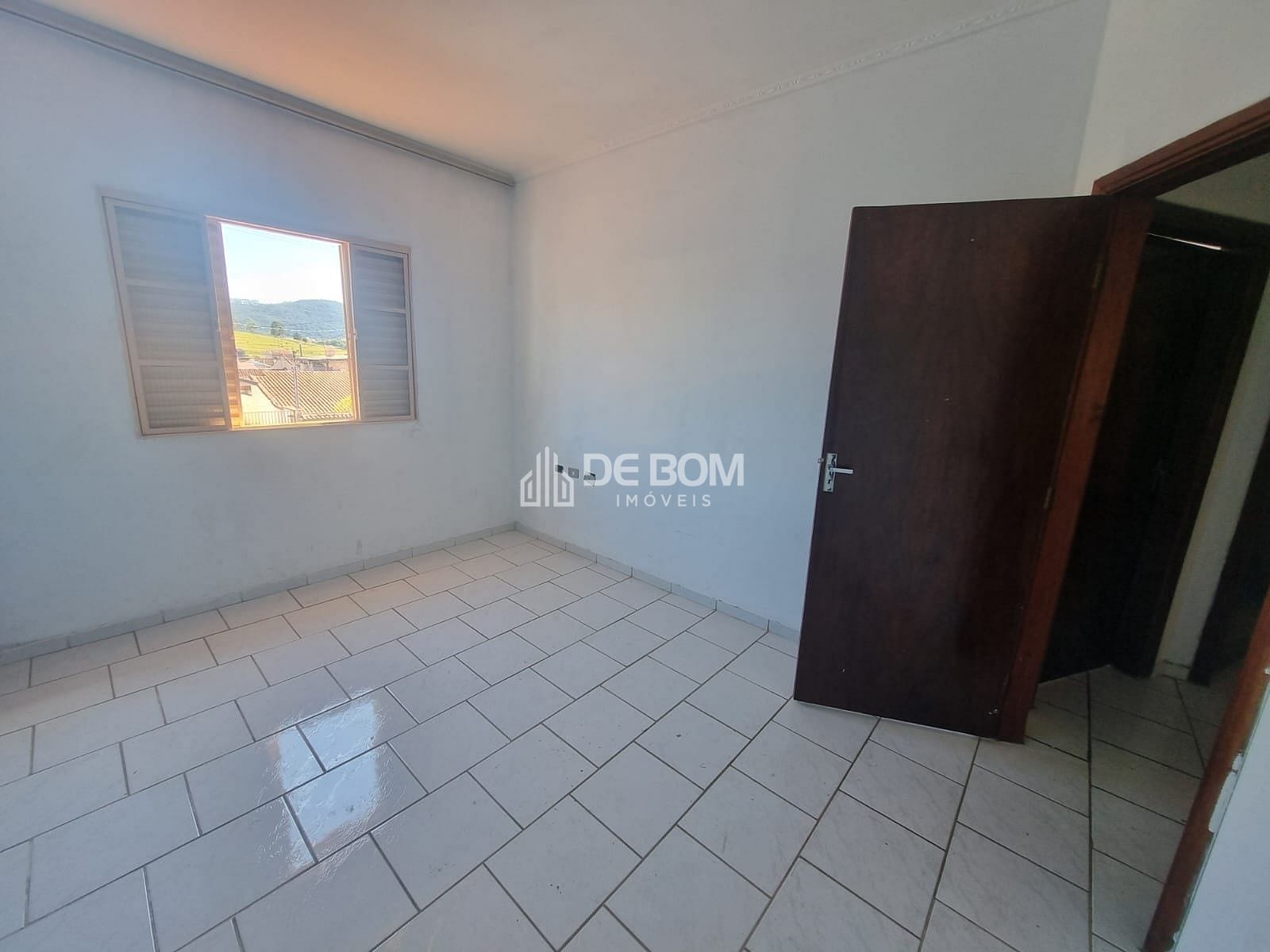 Casa à venda com 2 quartos, 160m² - Foto 9