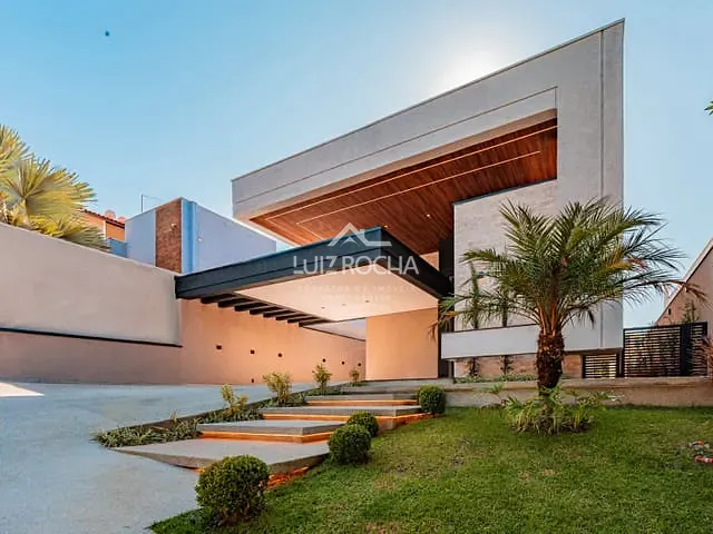 Casa com 700m² 4 quartos e 7 banheiros, à venda, no bairro Paisagem Renoir em Cotia
