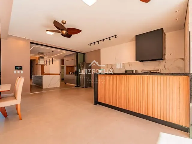Casa com 700m² 4 quartos e 7 banheiros, à venda, no bairro Paisagem Renoir em Cotia
