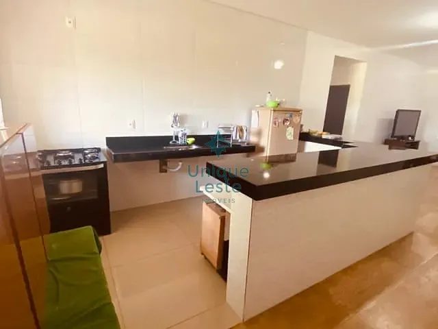 Casa 3 quartos e 1 banheiro, à venda, no bairro Jardim Vitória em Belo Horizonte