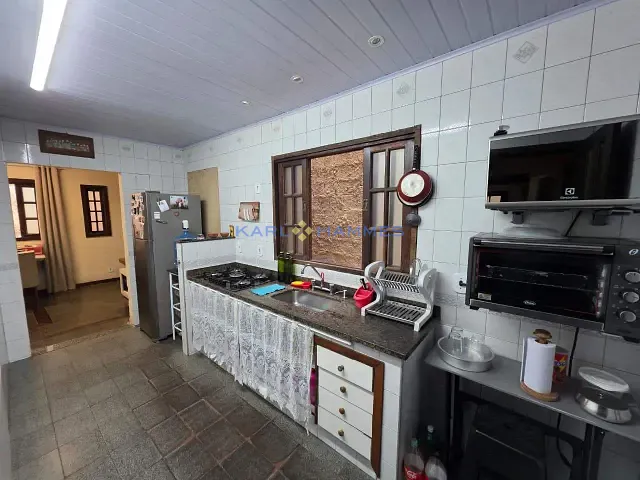 Casa 3 quartos e 1 banheiro, à venda, no bairro Mosela em Petrópolis