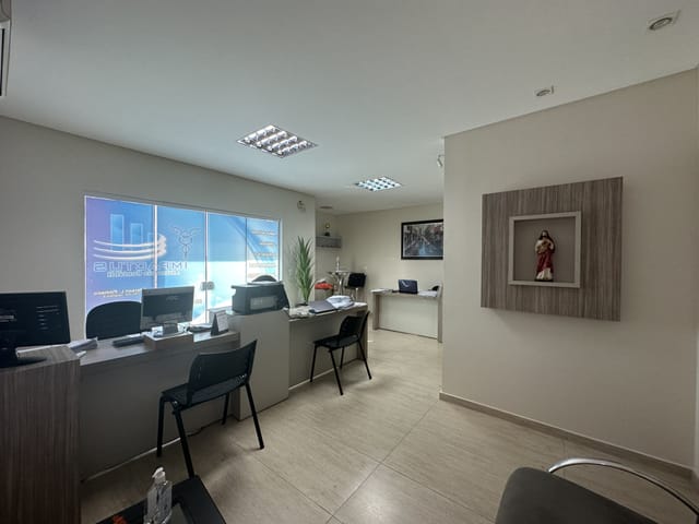 Foto do Casa - Sobrado Atualizado com Piscina Aquecida e Escritório no Bairro 28 - J.Mareze Imóveis | J. Mareze Imóveis Ltda