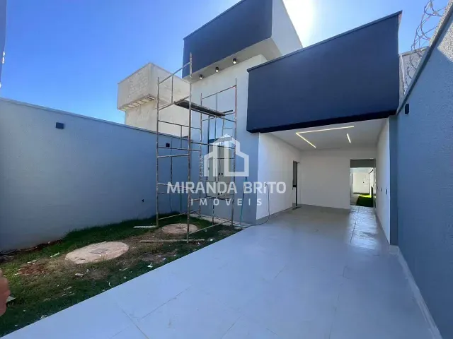 Casa 3 quartos e 2 banheiros, à venda, no bairro Jardim Veneza em Aparecida de Goiânia
