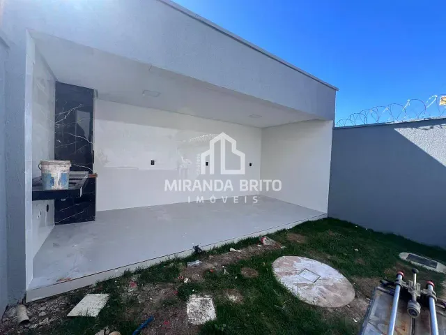 Casa 3 quartos e 2 banheiros, à venda, no bairro Jardim Veneza em Aparecida de Goiânia
