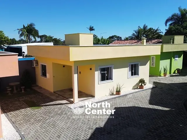 Casa 1 quarto e 1 banheiro, para alugar, no bairro Salinas em Balneário Barra do Sul
