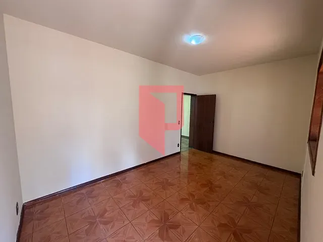 Casa 4 quartos e 4 banheiros, para alugar, no bairro Caiçara-Adelaide em Belo Horizonte