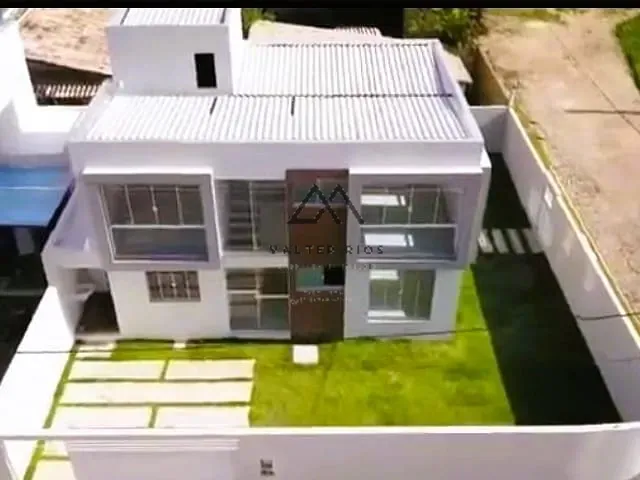 Casa 3 quartos e 4 banheiros, à venda, no bairro Nossa Senhora da Vitória em Ilhéus