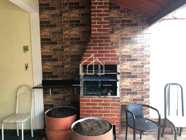 Casa com 250m² 2 quartos e 3 banheiros, à venda, no bairro Conjunto Residencial Araretama em Pindamonhangaba