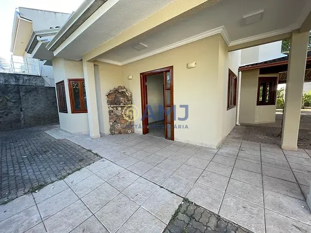 Casa com 552m² 2 quartos e 2 banheiros, à venda, no bairro Setor Jaó em Goiânia