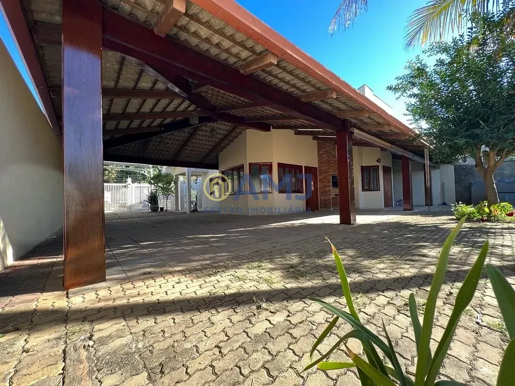 Casa, 2 quartos, 164 m² - Foto 1