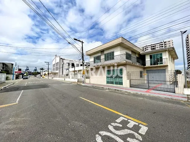 Casa com 314m² 3 quartos e 5 banheiros, à venda, no bairro Centro em Itajaí