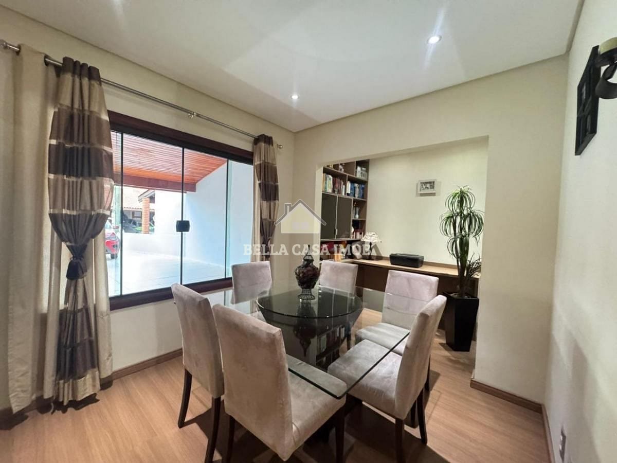 Casa à venda com 2 quartos, 130m² - Foto 3