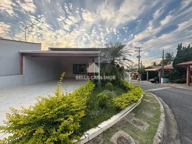 Casa à venda com 2 quartos, 130m² - Foto 1