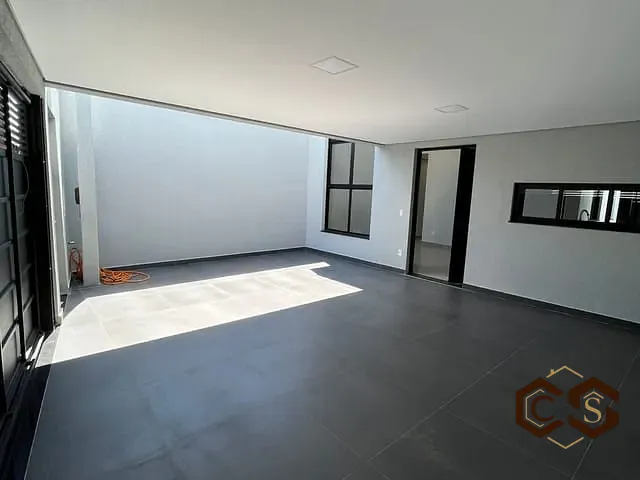 Casa 3 quartos e 2 banheiros, à venda, no bairro Jardim Bom Sucesso em Indaiatuba