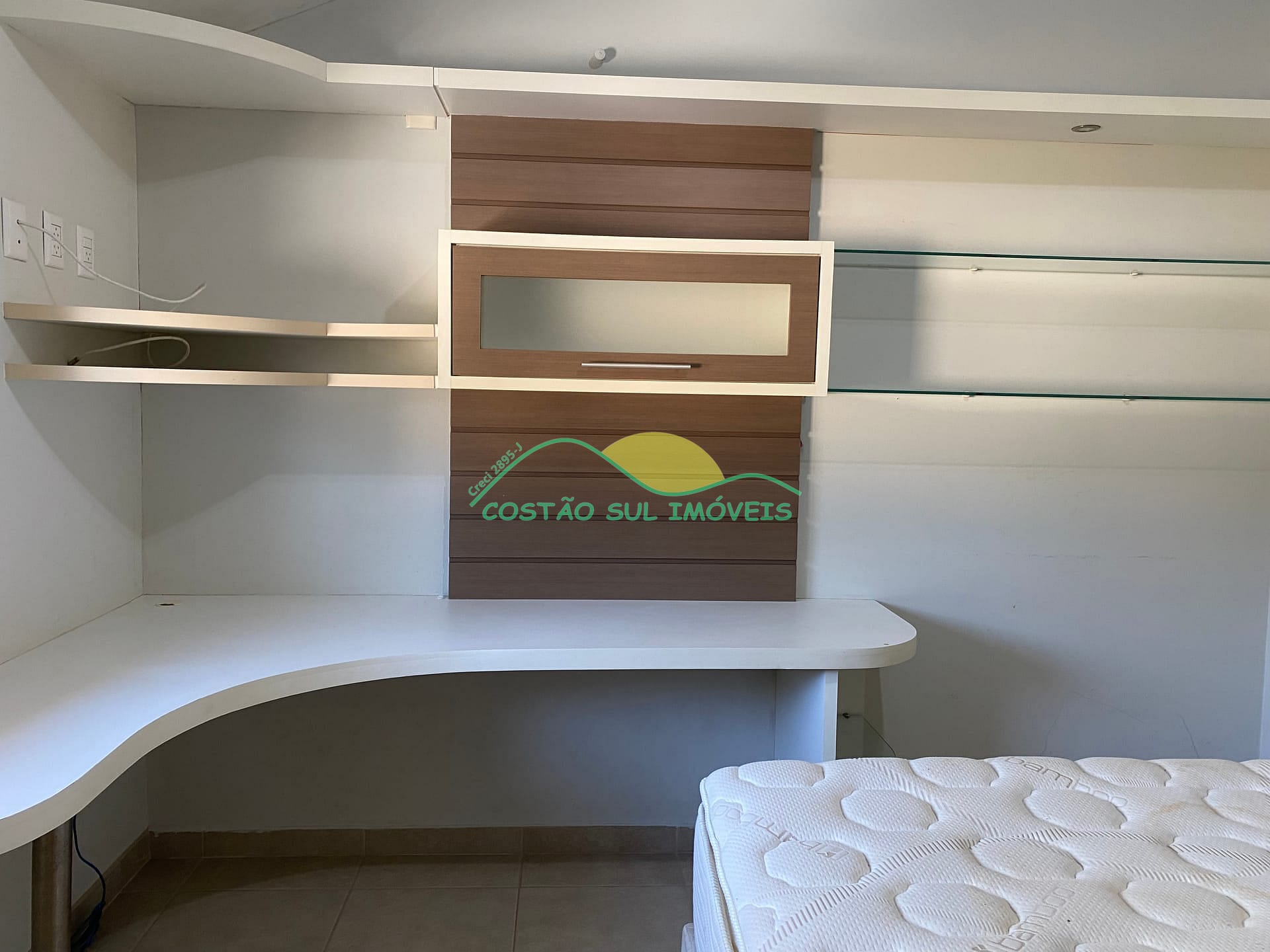 Casa à venda com 4 quartos, 250m² - Foto 31