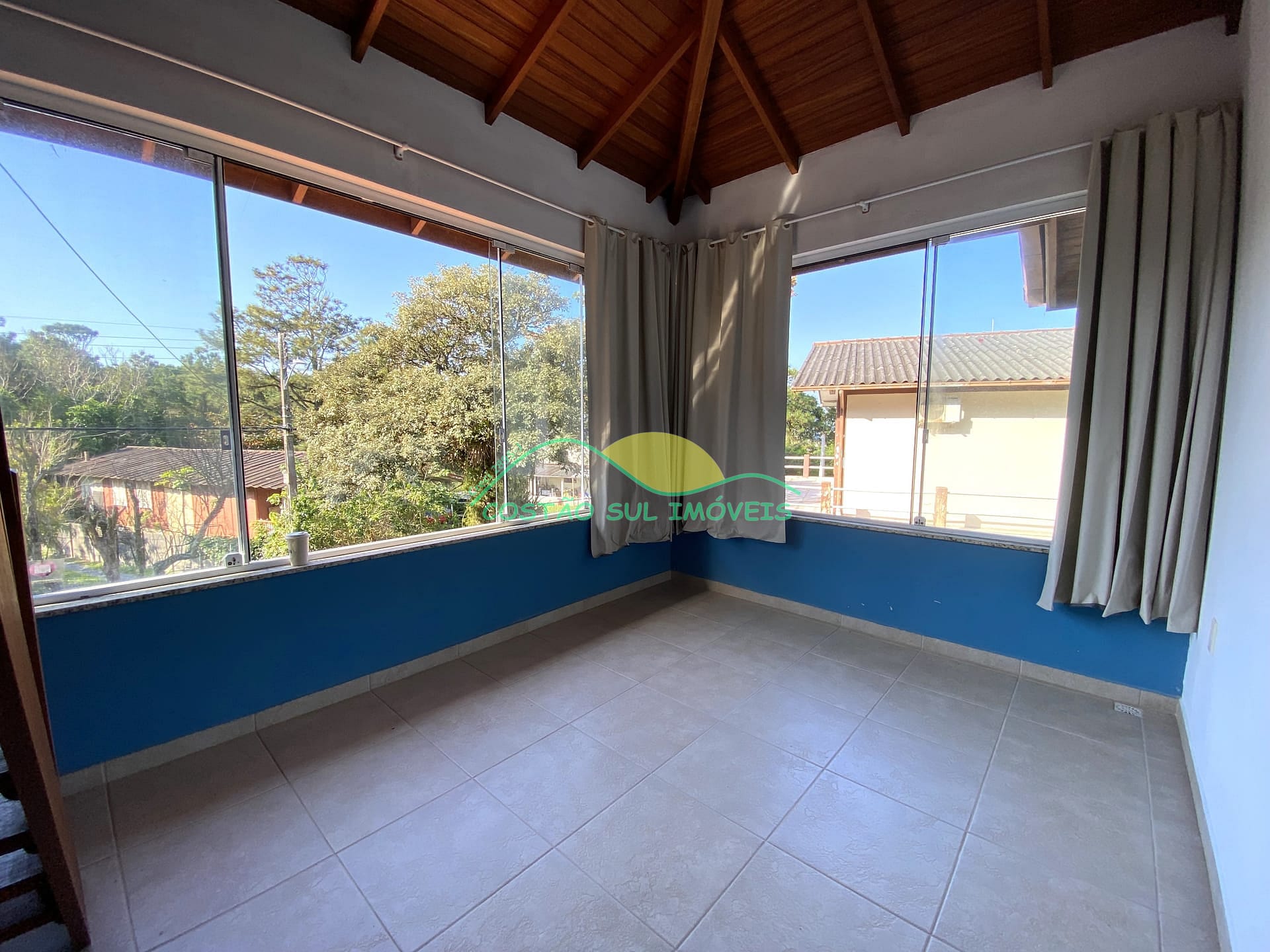 Casa à venda com 4 quartos, 250m² - Foto 30