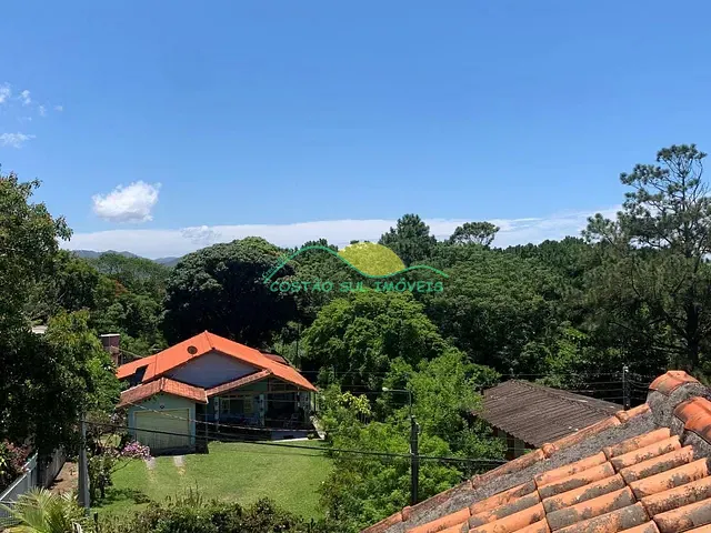 Casa com 455m² 4 quartos e 3 banheiros, à venda, no bairro Morro das Pedras em Florianópolis