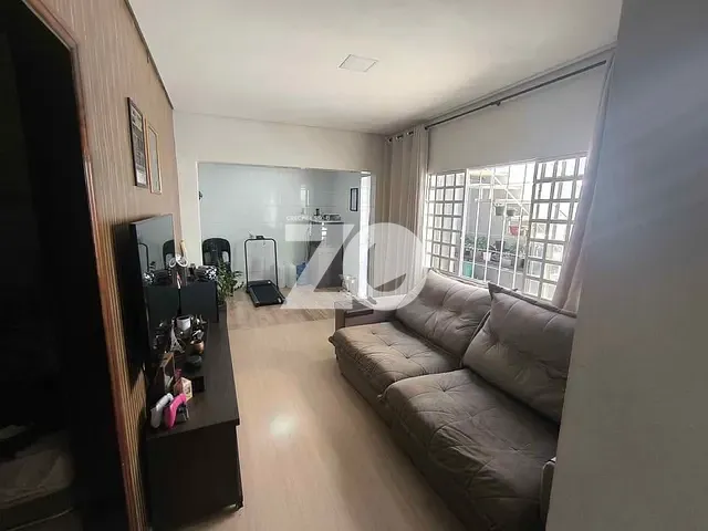 Casa 2 quartos e 2 banheiros, à venda, no bairro Parque São Geraldo em Bauru