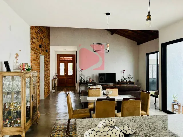 Casa 3 quartos e 3 banheiros, à venda, no bairro Residencial Quinta das Flores em Pirassununga
