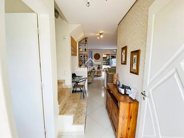 Casa com 120m² 3 quartos e 2 banheiros, à venda, no bairro Chácara Quiriri em Carapicuíba