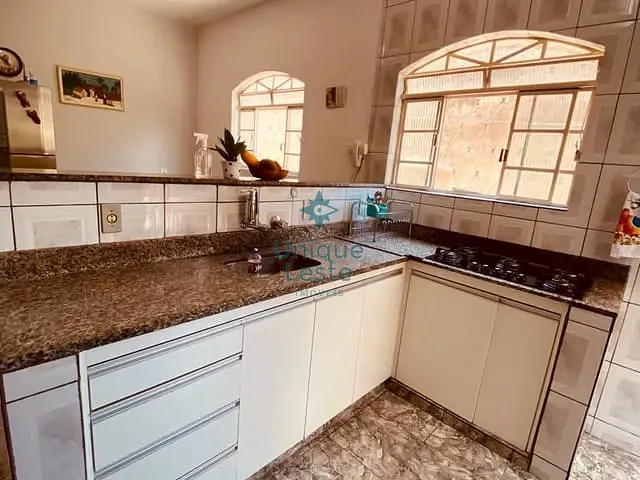 Casa 4 quartos e 5 banheiros, à venda, no bairro VITORIA em Belo Horizonte